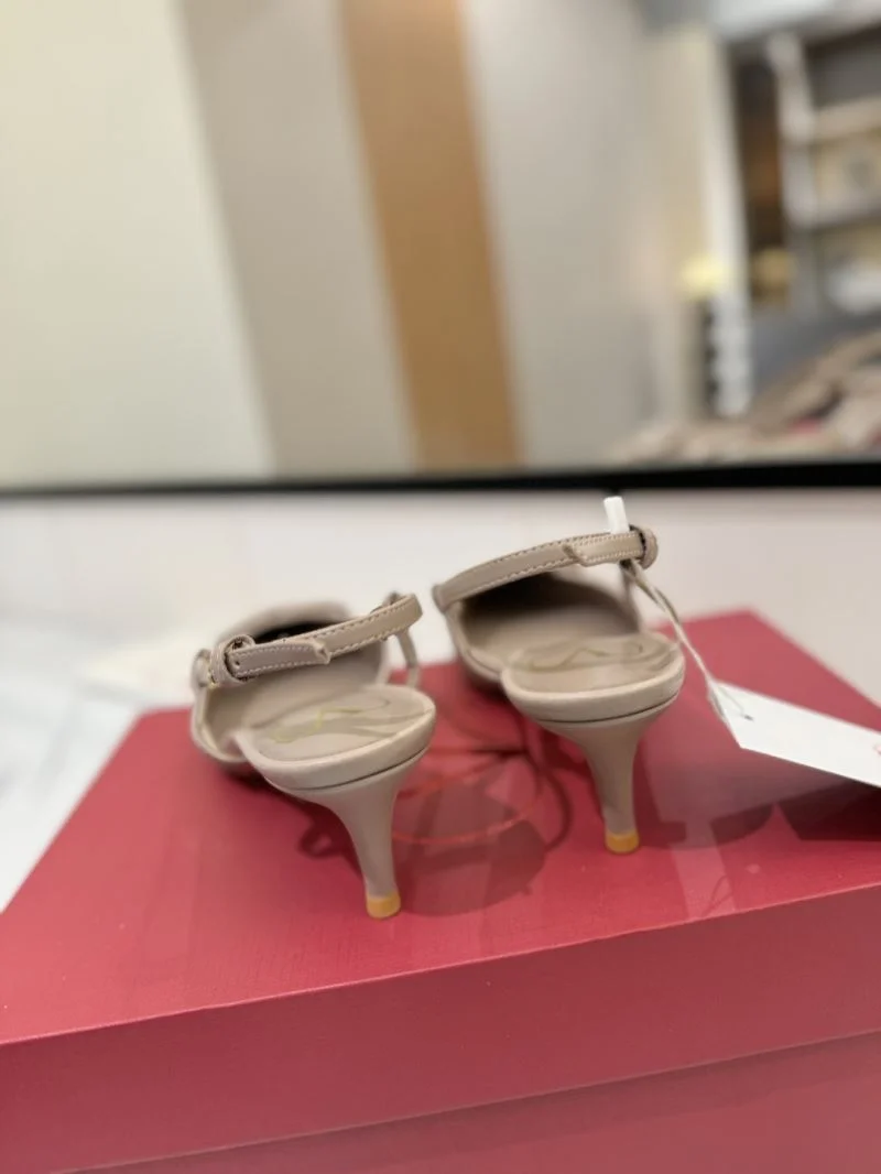 Effortless Valentino Sandals 36669