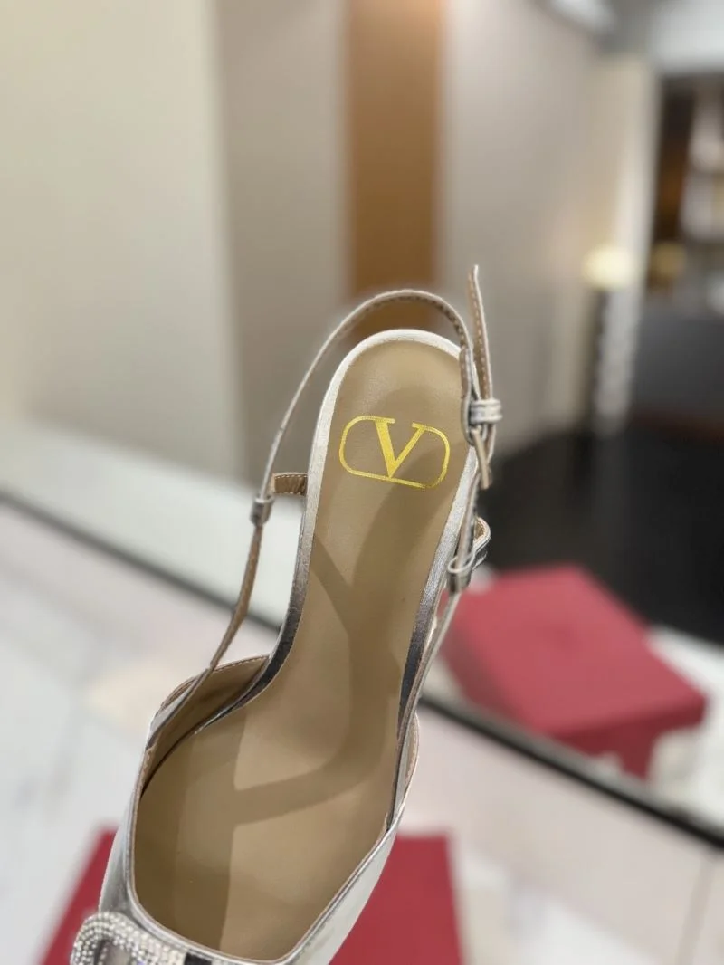 Youthful Valentino Sandals 36649