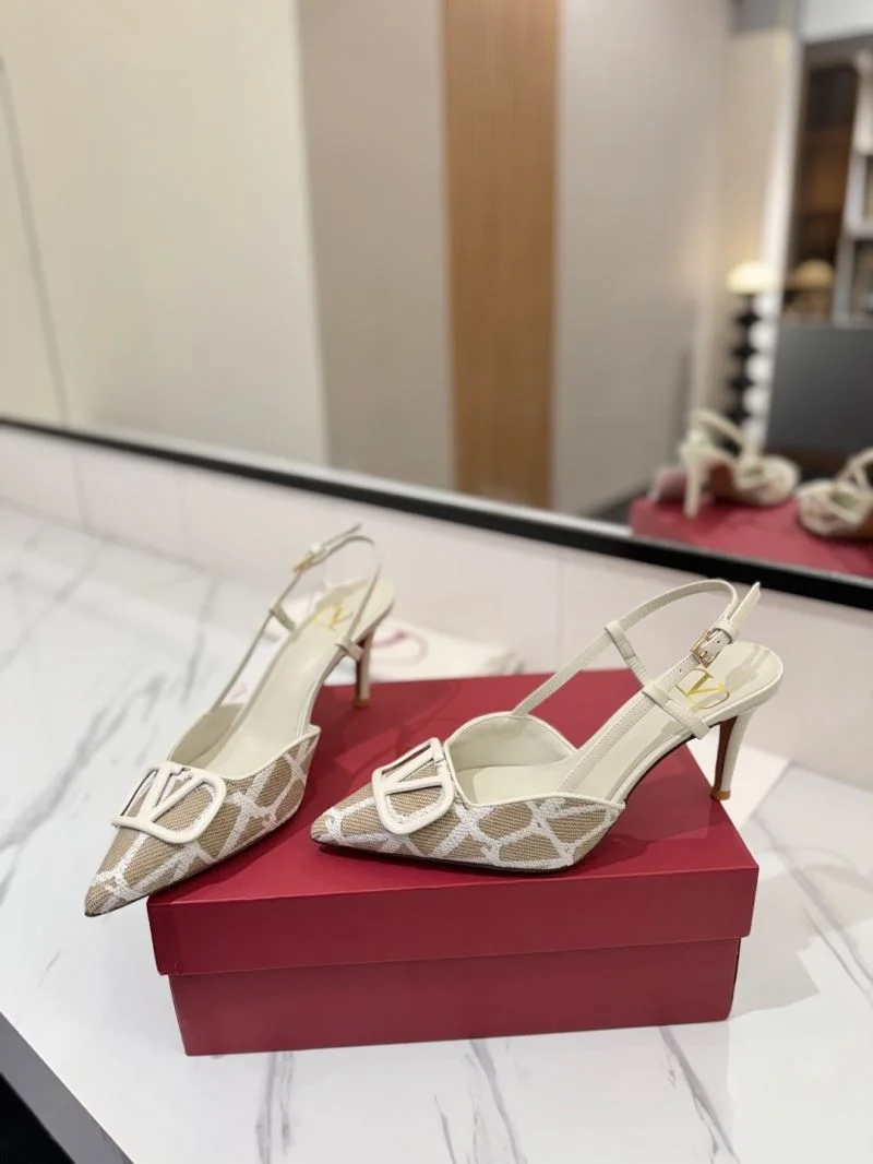 Valentino Sandals Youthful 36652