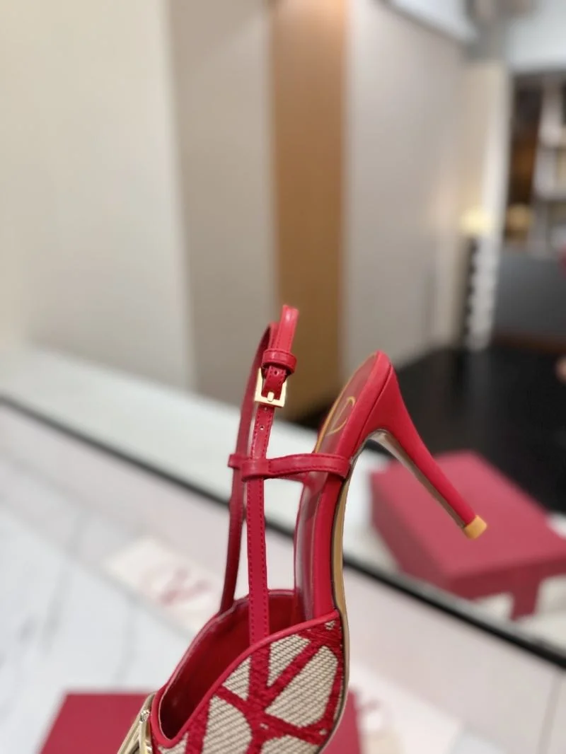 Valentino Sandals Durable 36653
