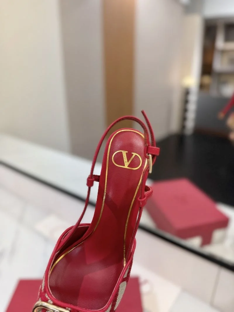 Valentino Sandals Durable 36653