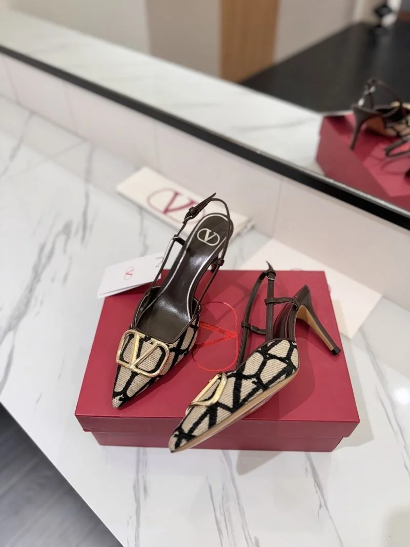 OdorResistant Valentino Sandals 36642
