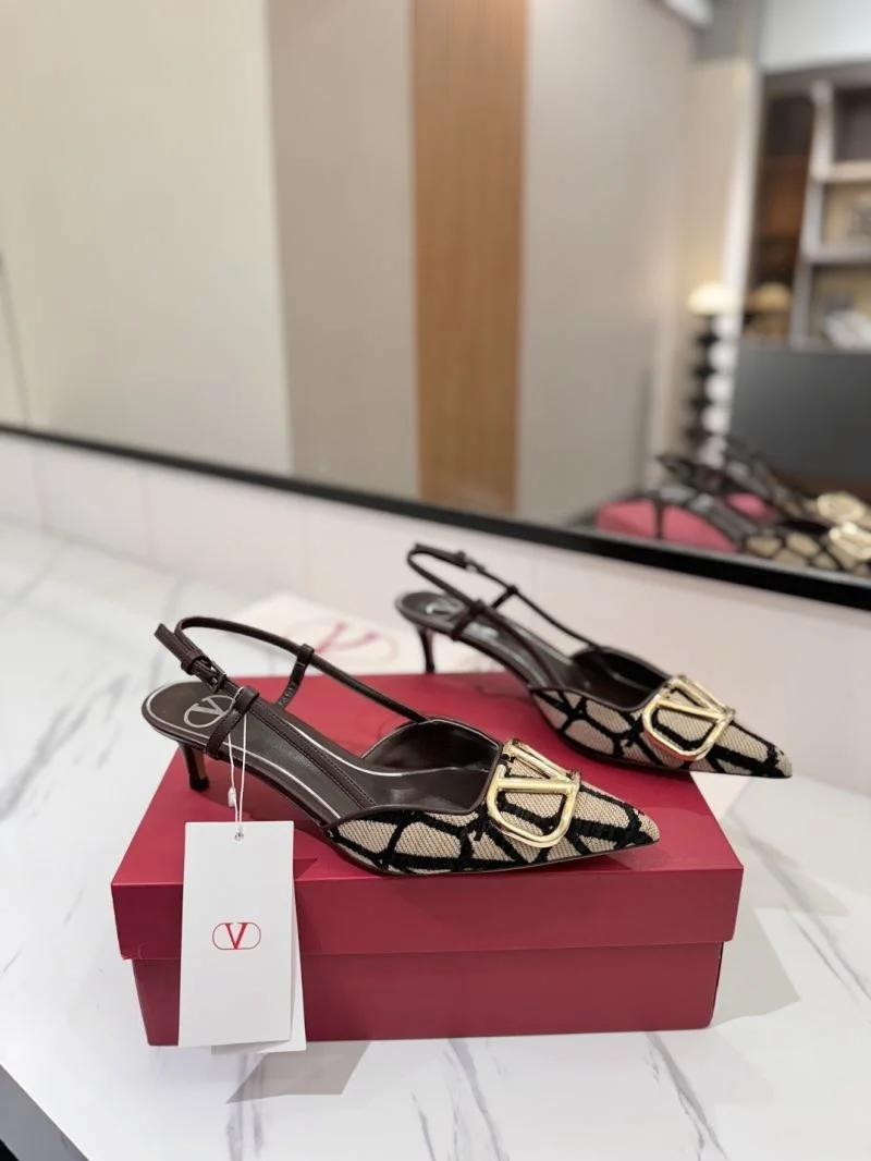 Breathable Valentino Sandals 36643