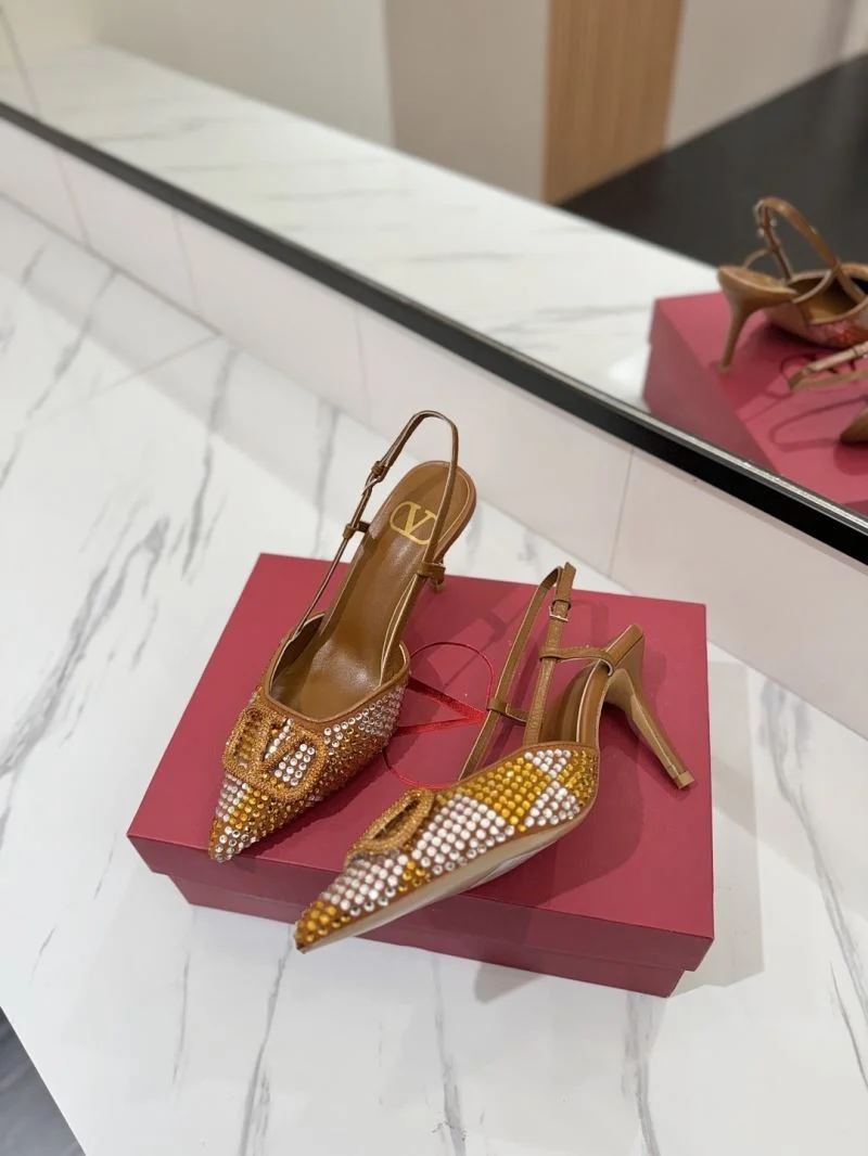 Sporty Valentino Sandals 36628