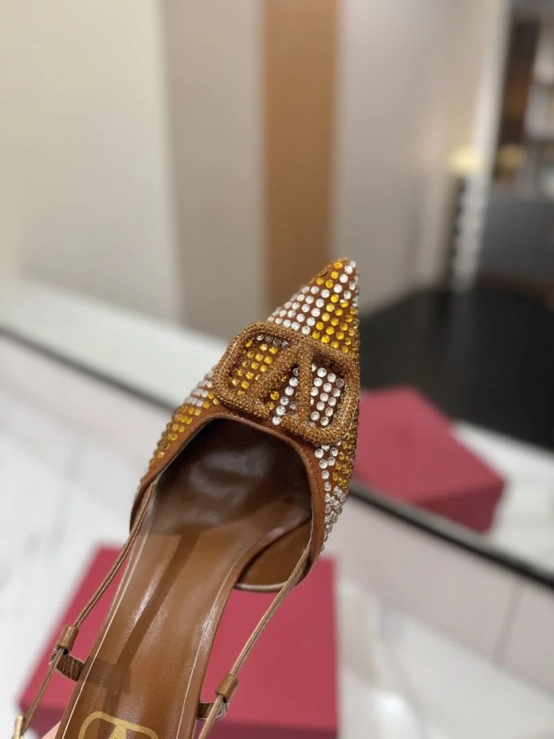 Sporty Valentino Sandals 36628