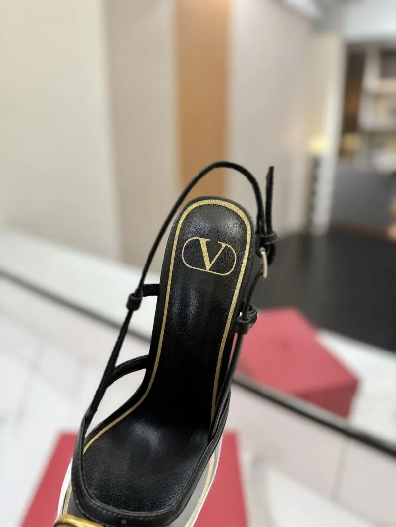 Sporty Valentino Sandals 36626