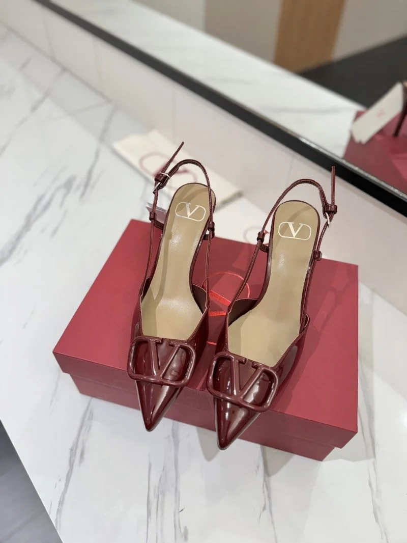 Minimalist Valentino Sandals 36617
