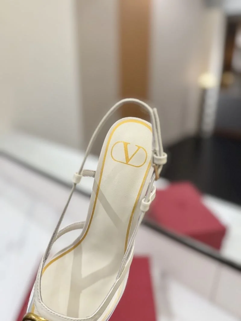 Chic Valentino Sandals 36616