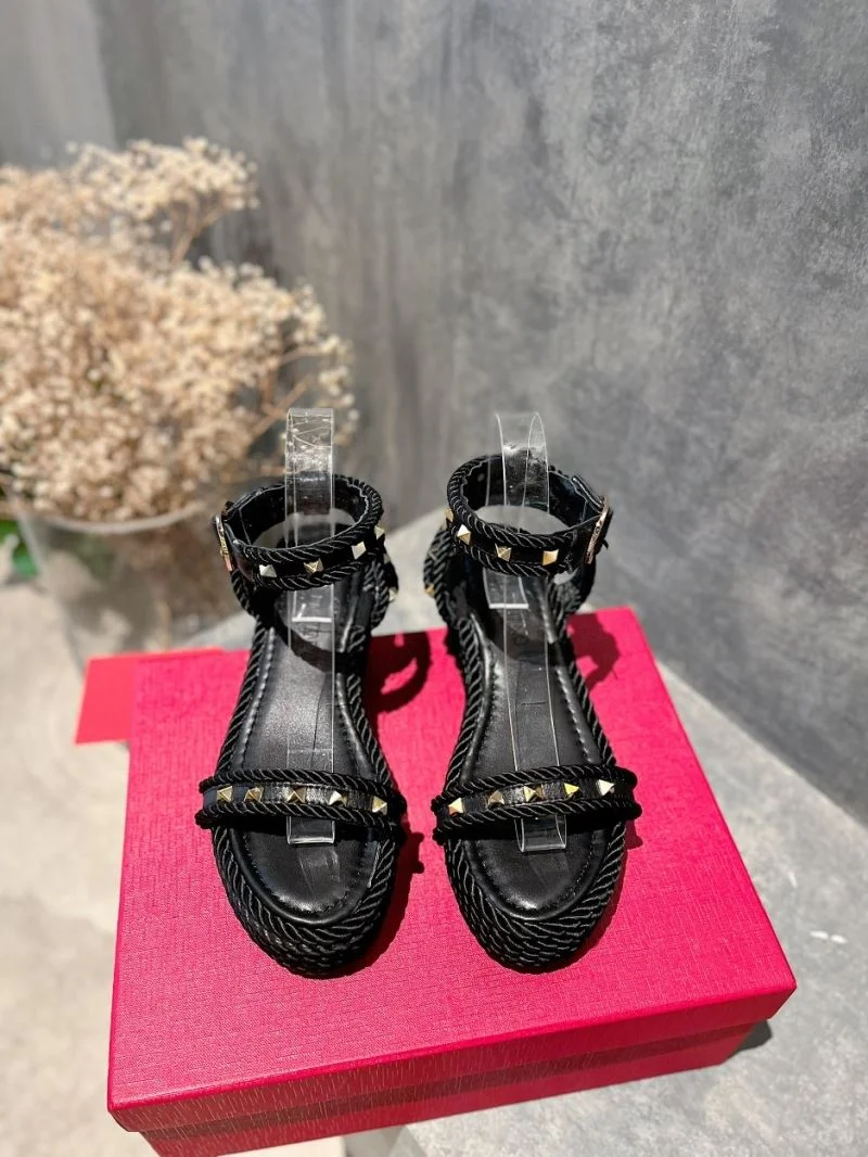 Valentino Sandals Attractive 36610