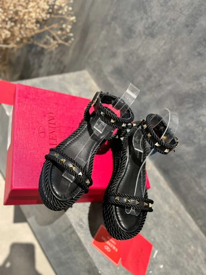 Valentino Sandals Attractive 36610