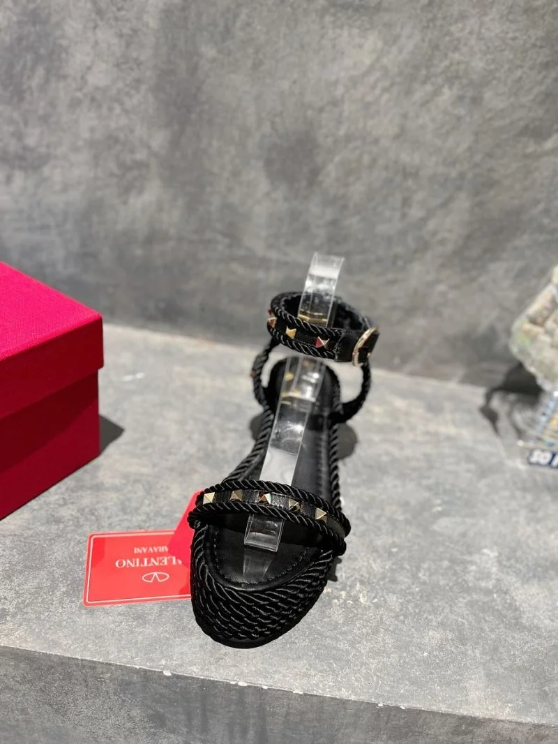 Valentino Sandals Attractive 36610