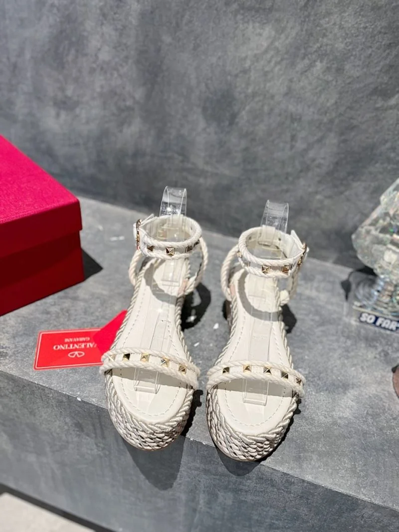 WrinkleFree Valentino Sandals 36613