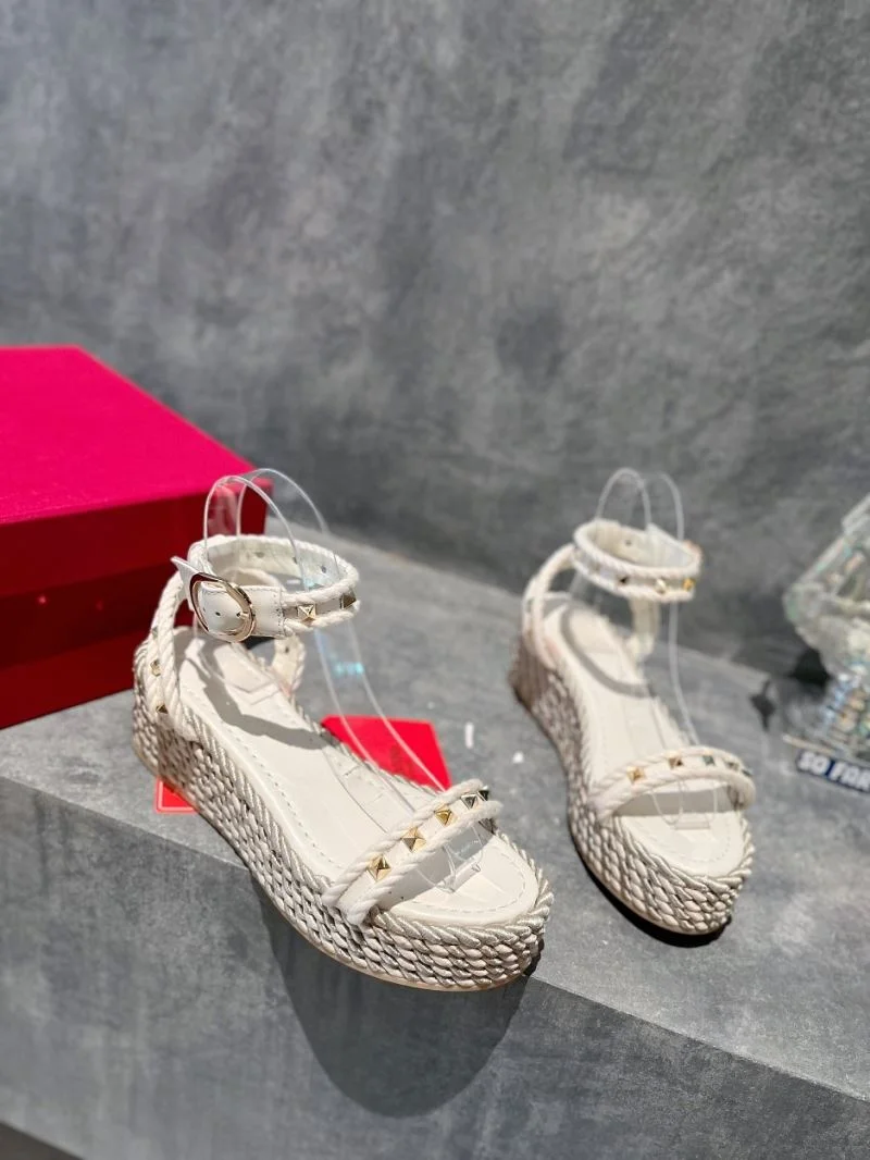 WrinkleFree Valentino Sandals 36613