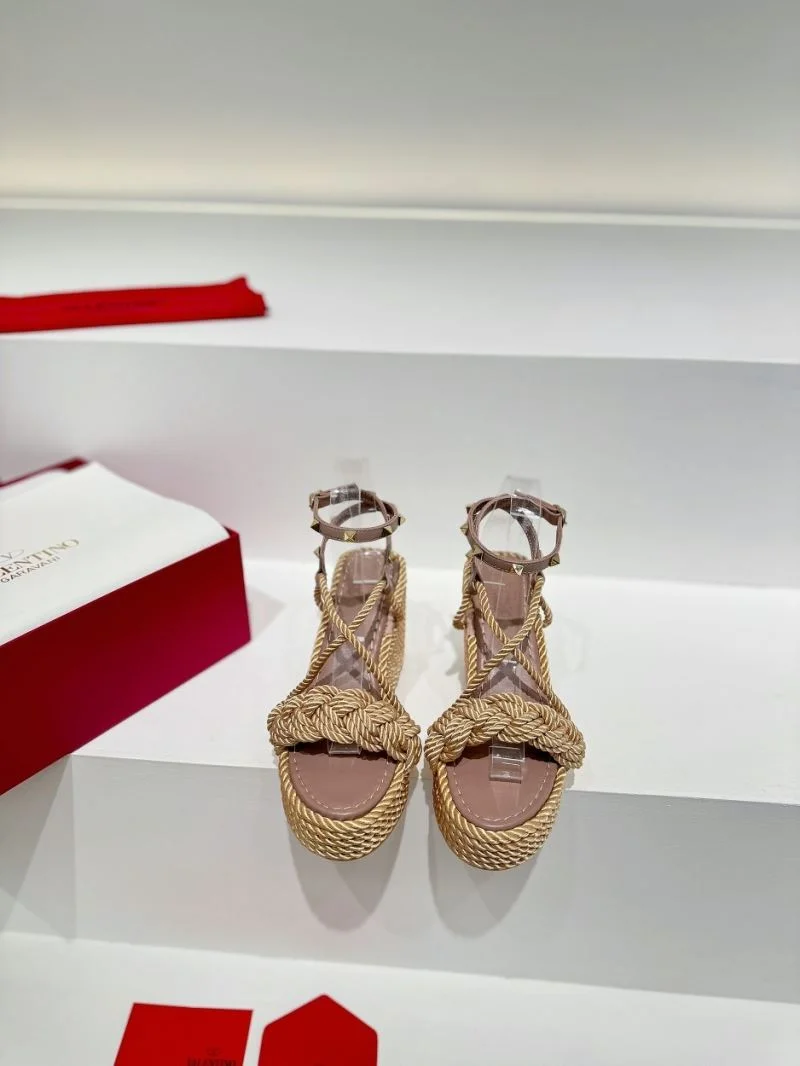 Valentino Sandals Sleek 36612