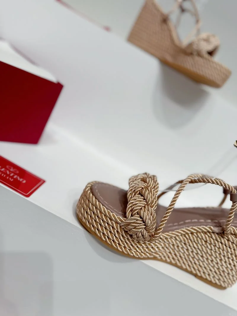 Valentino Sandals Sleek 36612