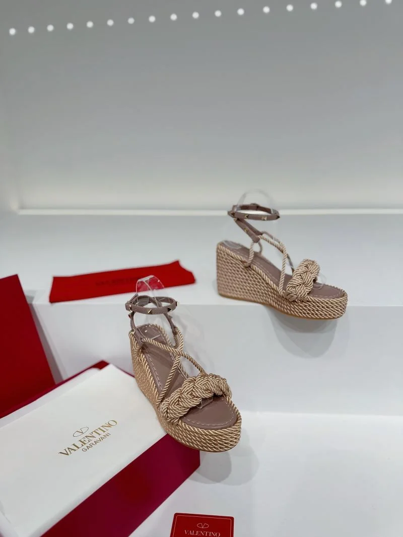 Valentino Sandals Sleek 36612