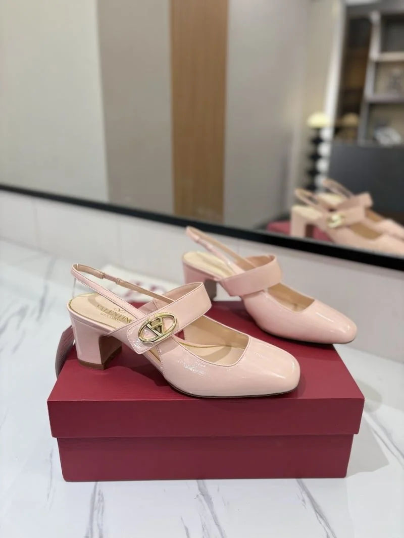 StreetReady Valentino Sandals 36608