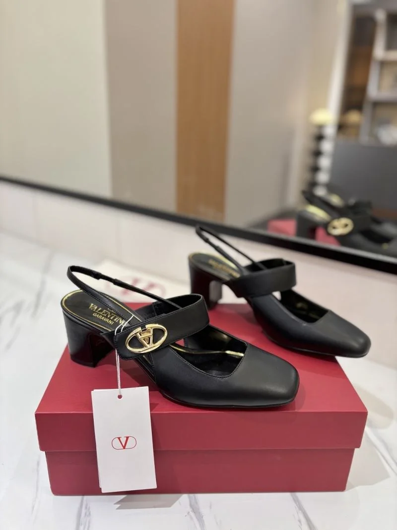 Reliable Valentino Sandals 36600