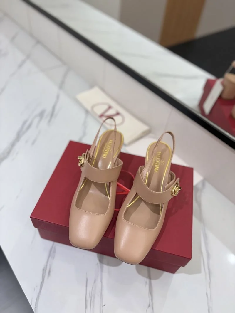 Valentino Sandals Trendy 36604