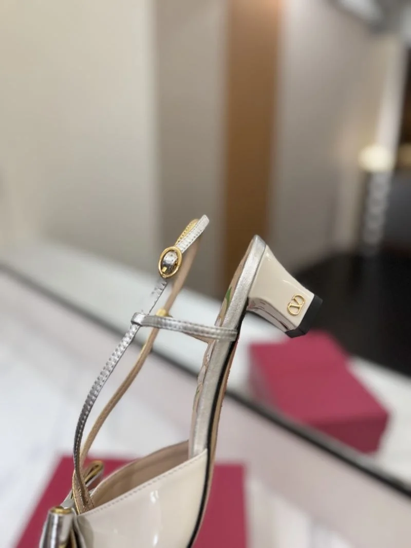 Valentino Sandals Upgraded 36603