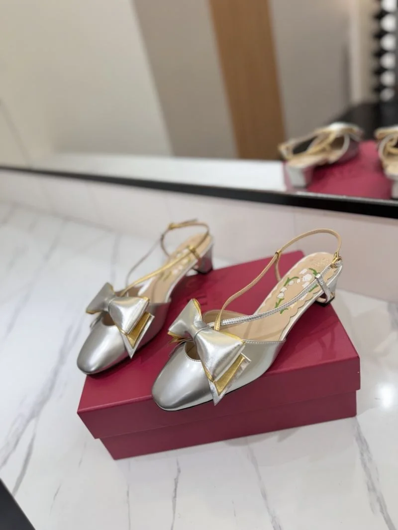 Resilient Valentino Sandals 36607
