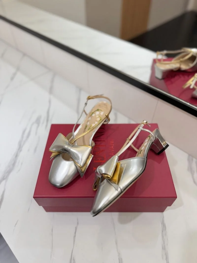 Resilient Valentino Sandals 36607