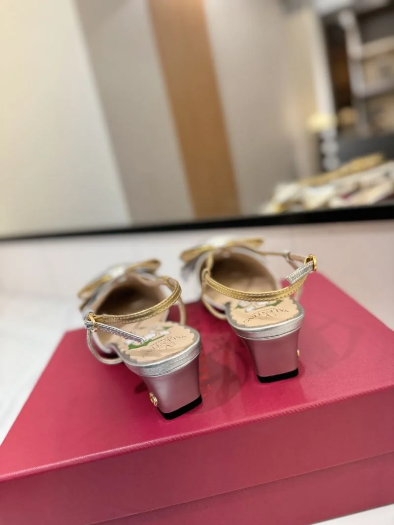 Resilient Valentino Sandals 36607