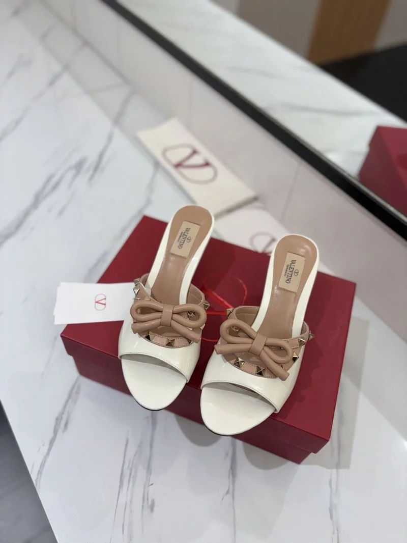 FlexibleFit Valentino Sandals 36596
