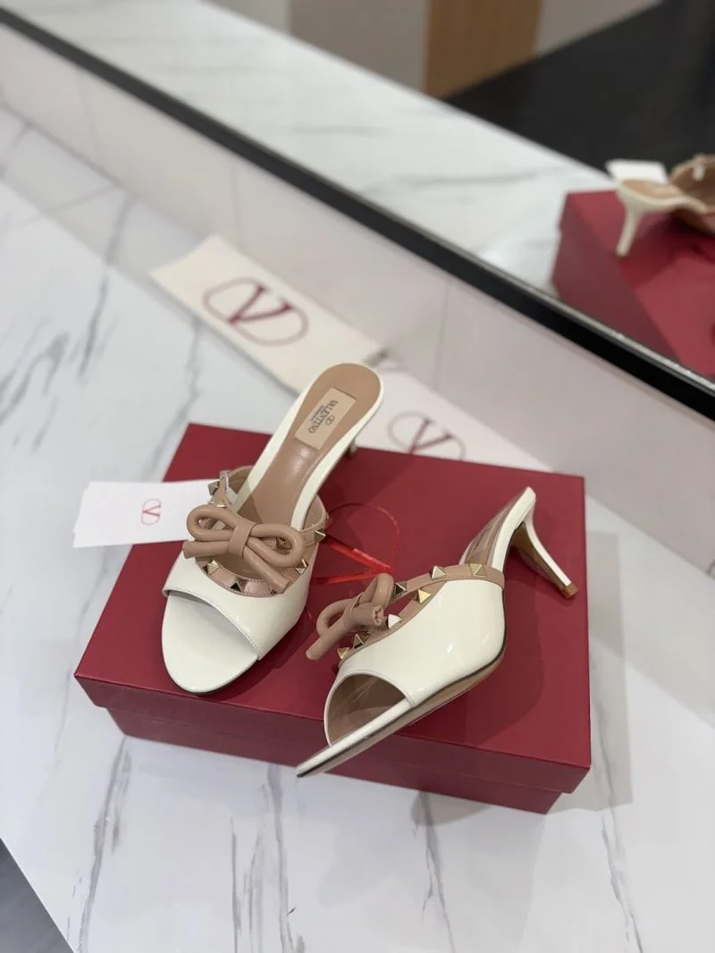 FlexibleFit Valentino Sandals 36596
