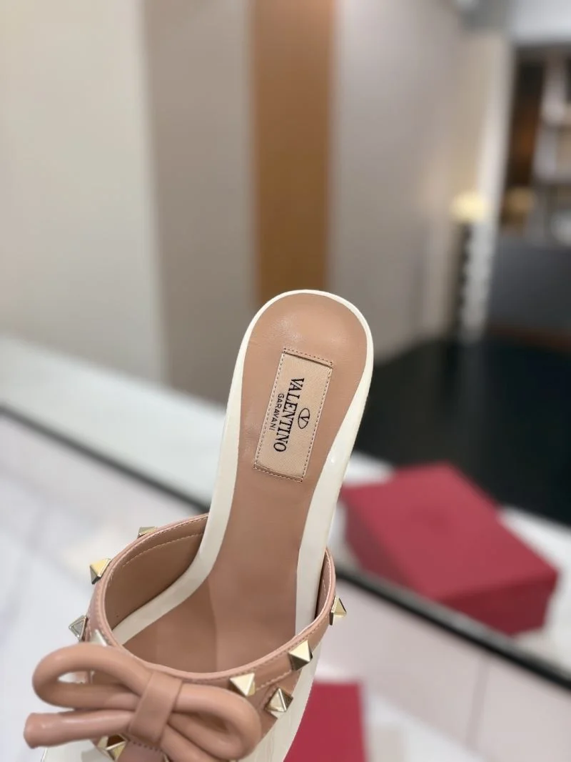 FlexibleFit Valentino Sandals 36596