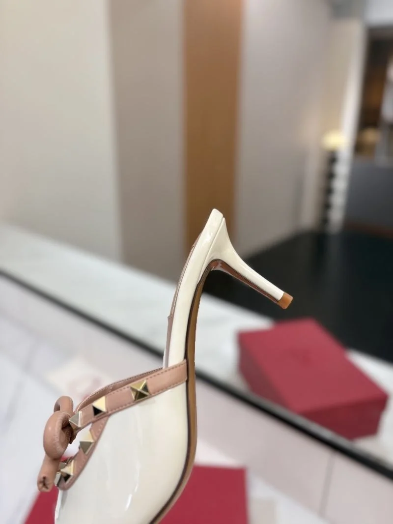 FlexibleFit Valentino Sandals 36596