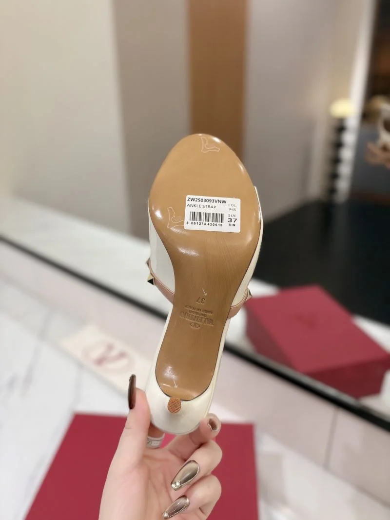FlexibleFit Valentino Sandals 36596