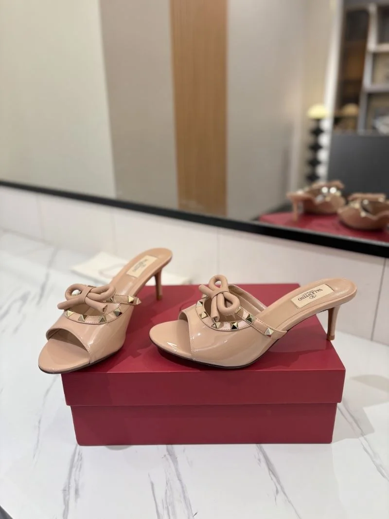 Valentino Sandals Neat 36580