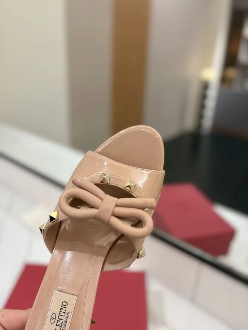 Valentino Sandals Neat 36580
