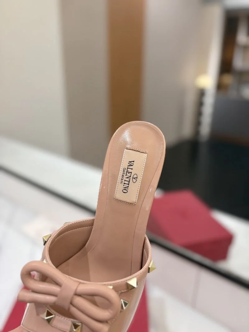 Valentino Sandals Neat 36580