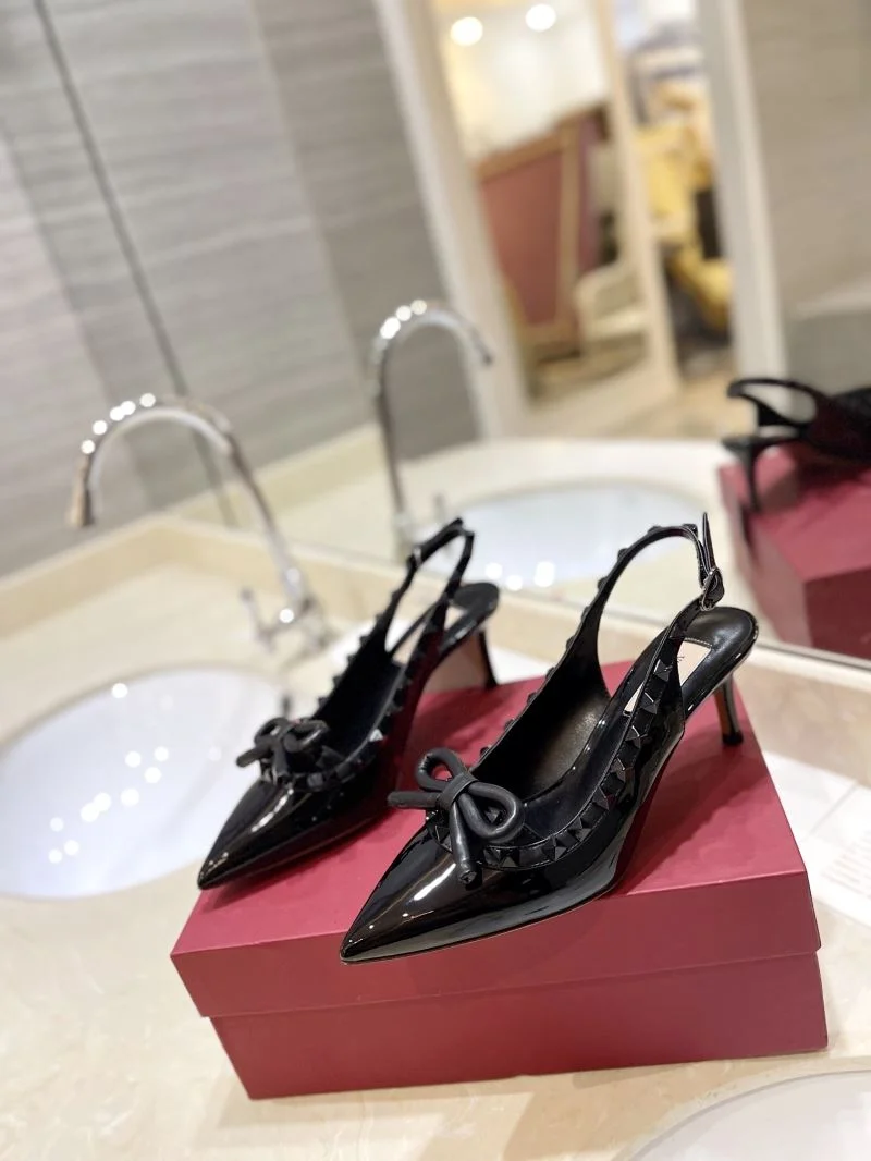 Valentino Sandals Flexible 36575