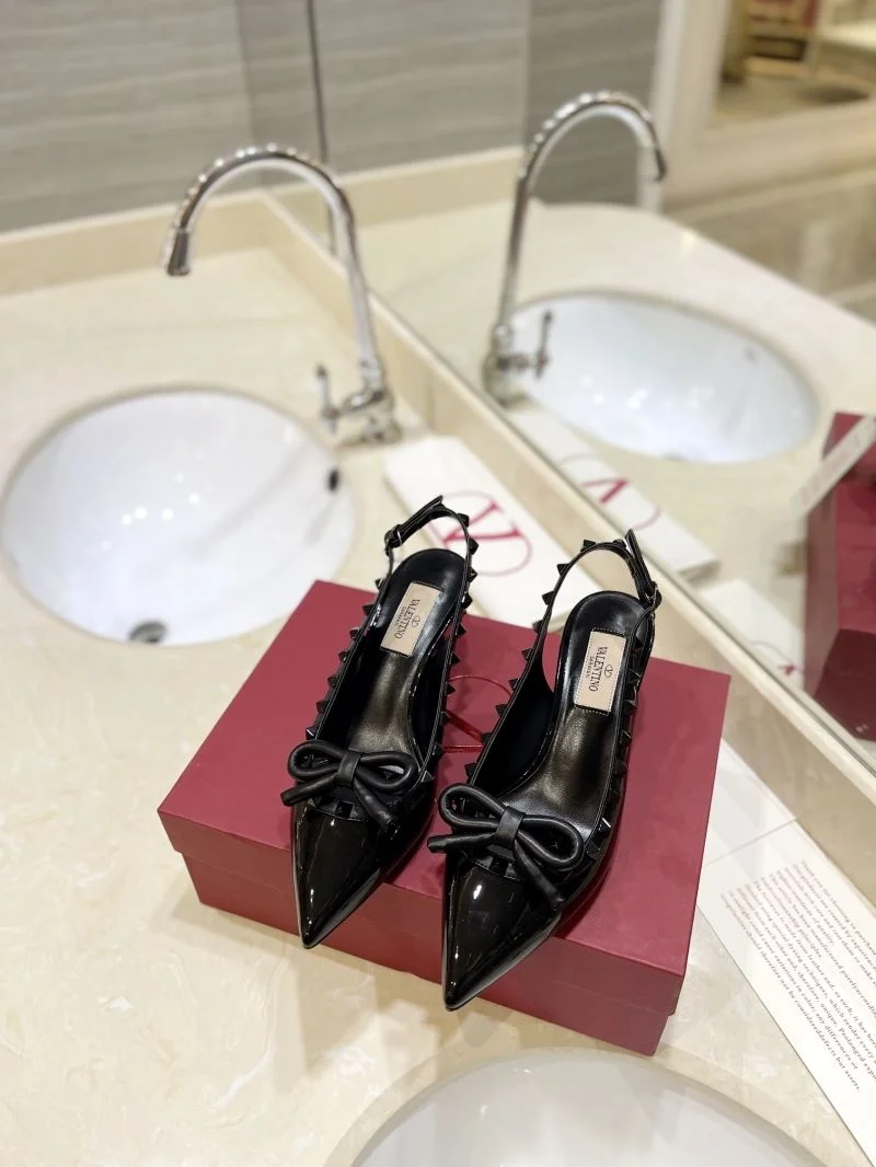 Valentino Sandals Flexible 36575