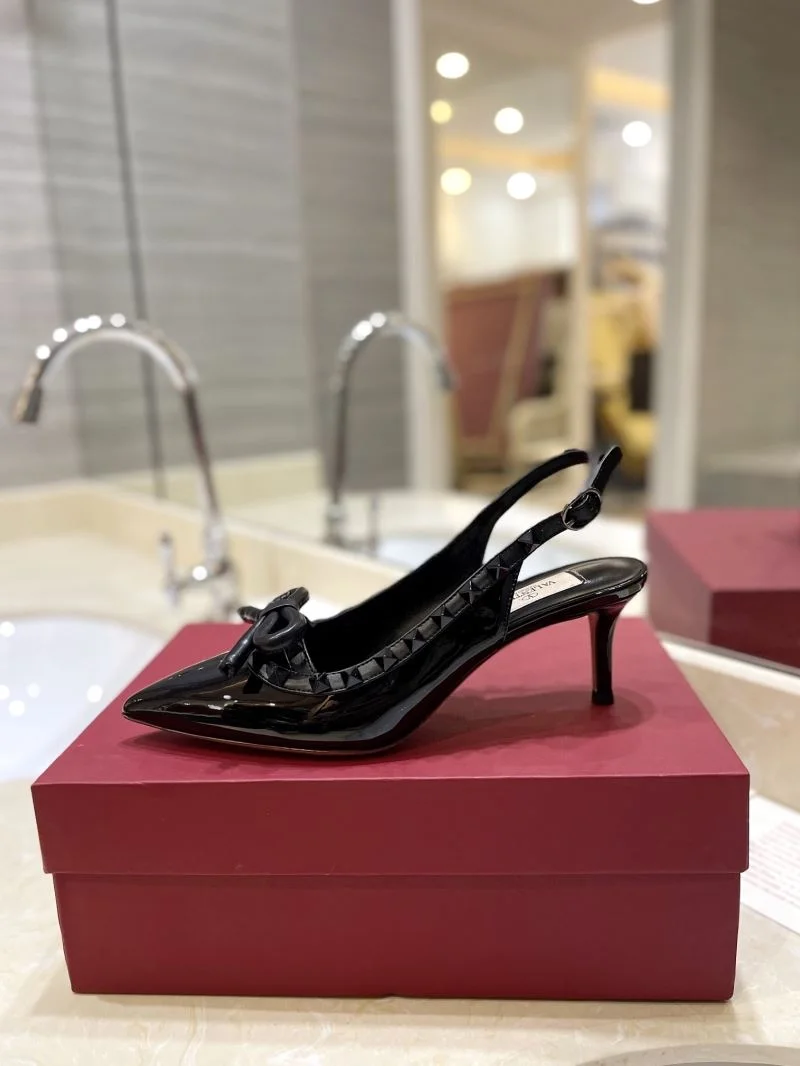 Valentino Sandals Flexible 36575