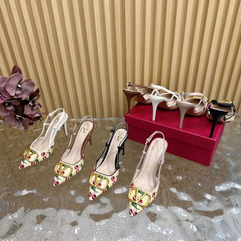 Valentino Sandals TimelessDesign 36362