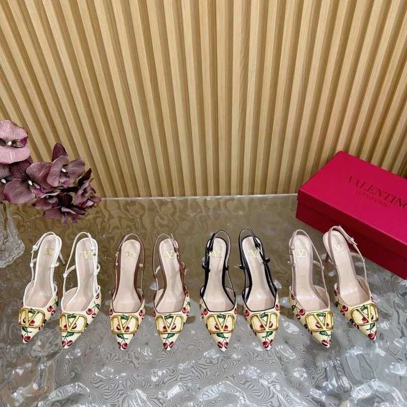 Valentino Sandals TimelessDesign 36362
