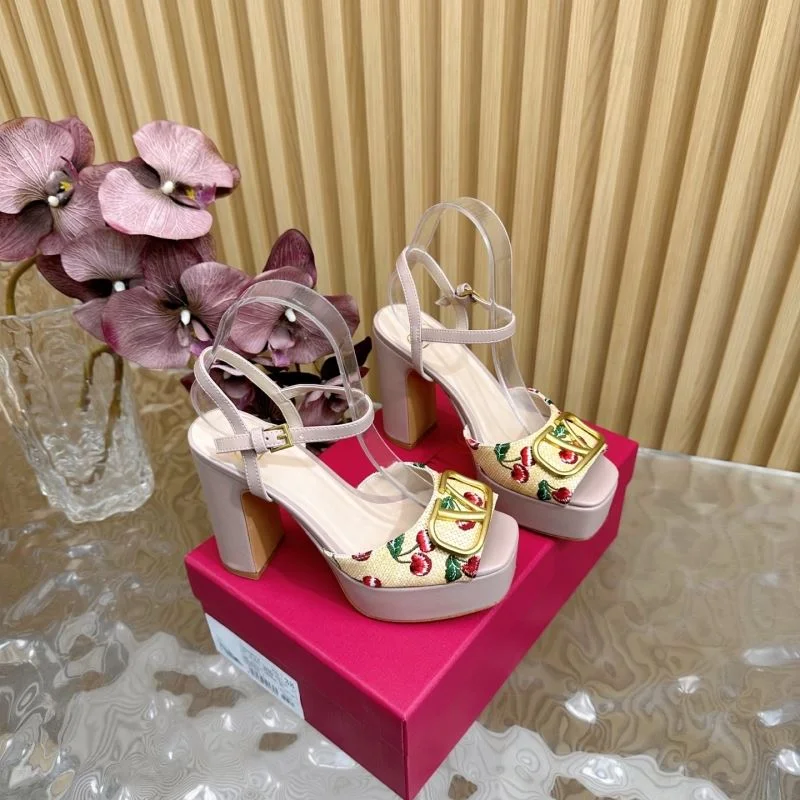 Valentino Sandals NewStyle 36352