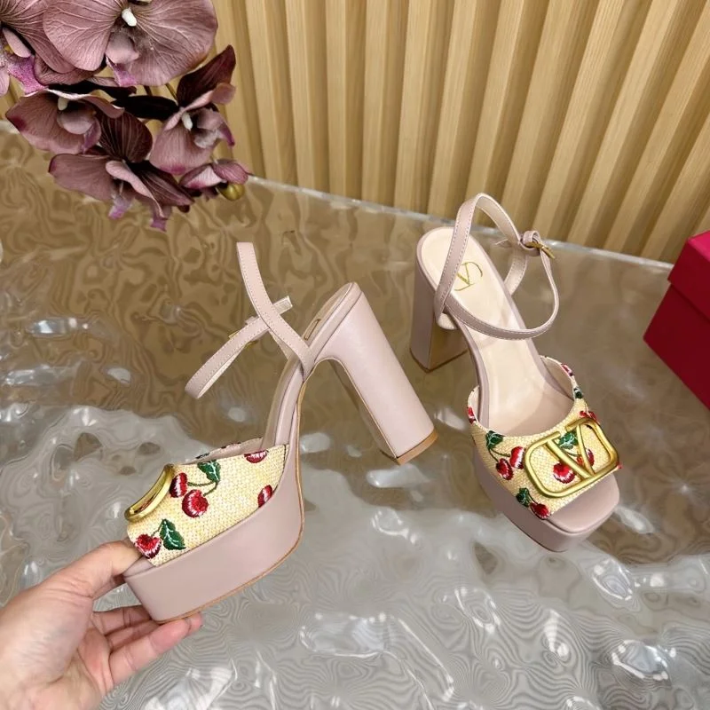 Valentino Sandals NewStyle 36352