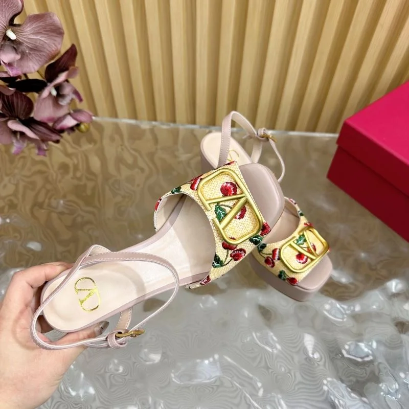 Valentino Sandals NewStyle 36352
