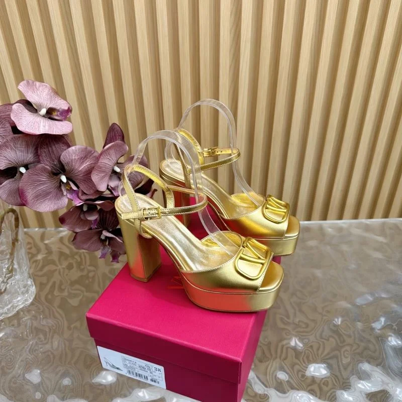 Cozy Valentino Sandals 36382