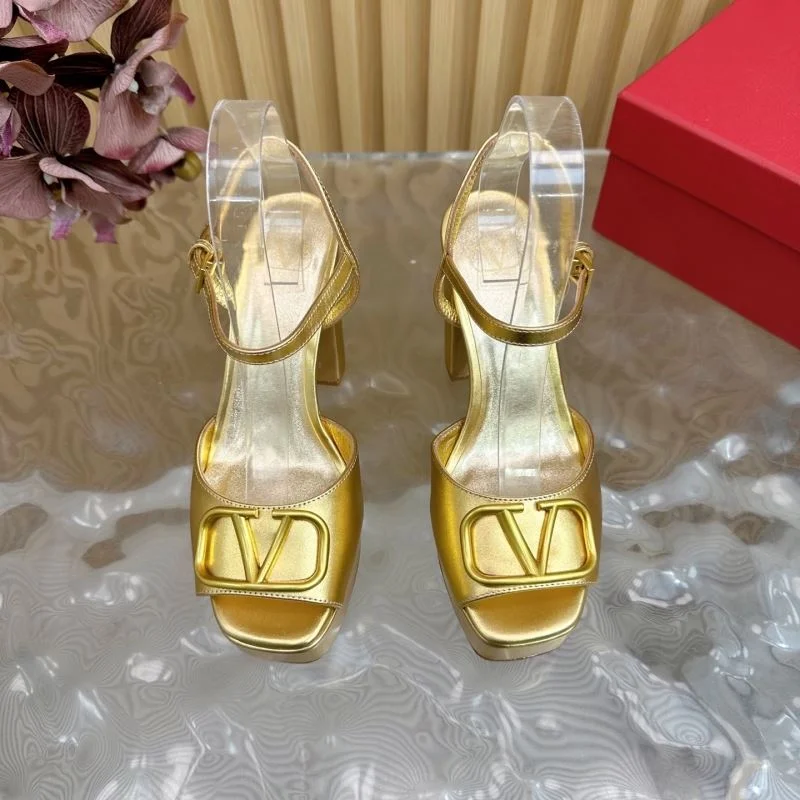 Cozy Valentino Sandals 36382