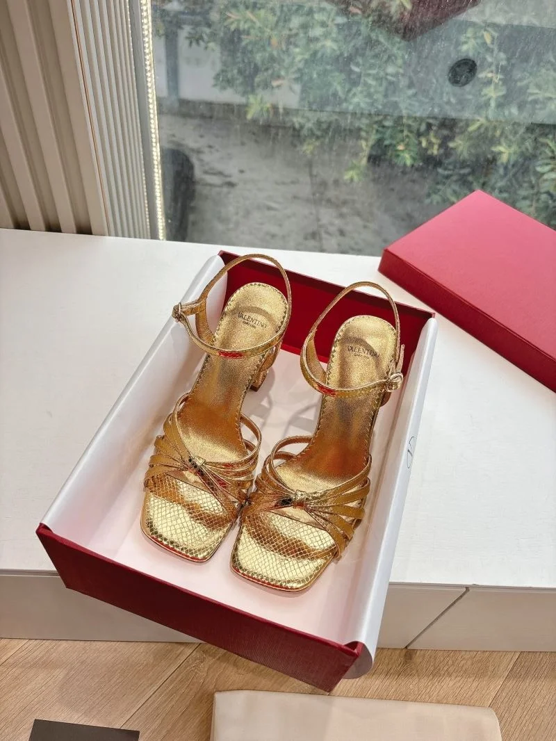 Valentino Sandals TimelessDesign 36377