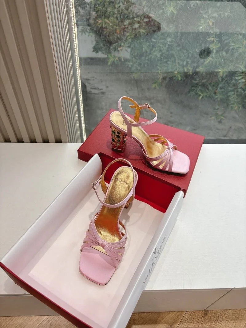 SmoothTexture Valentino Sandals 36368