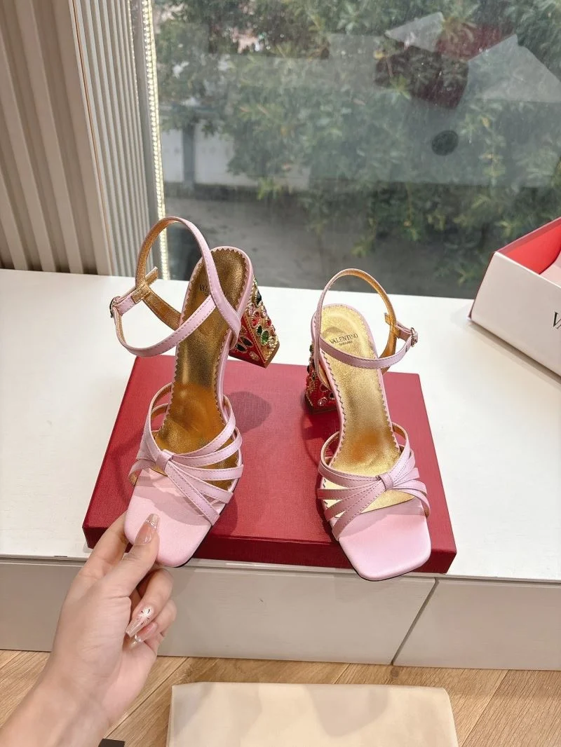 SmoothTexture Valentino Sandals 36368