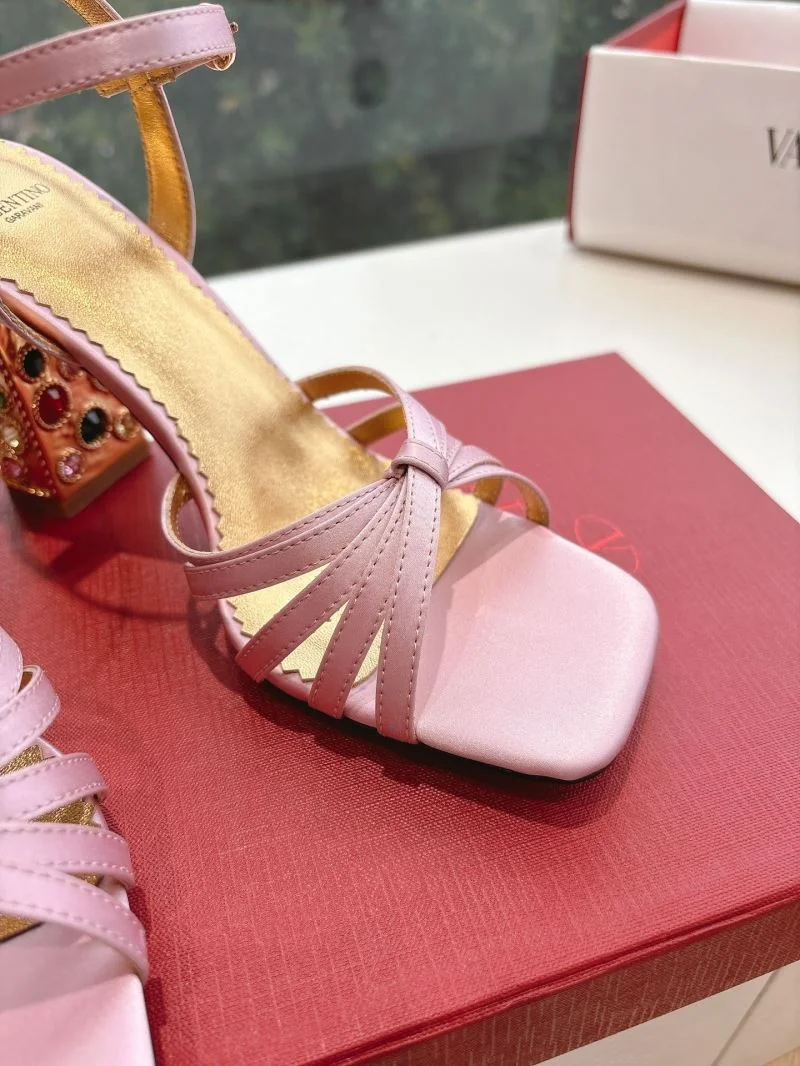 SmoothTexture Valentino Sandals 36368