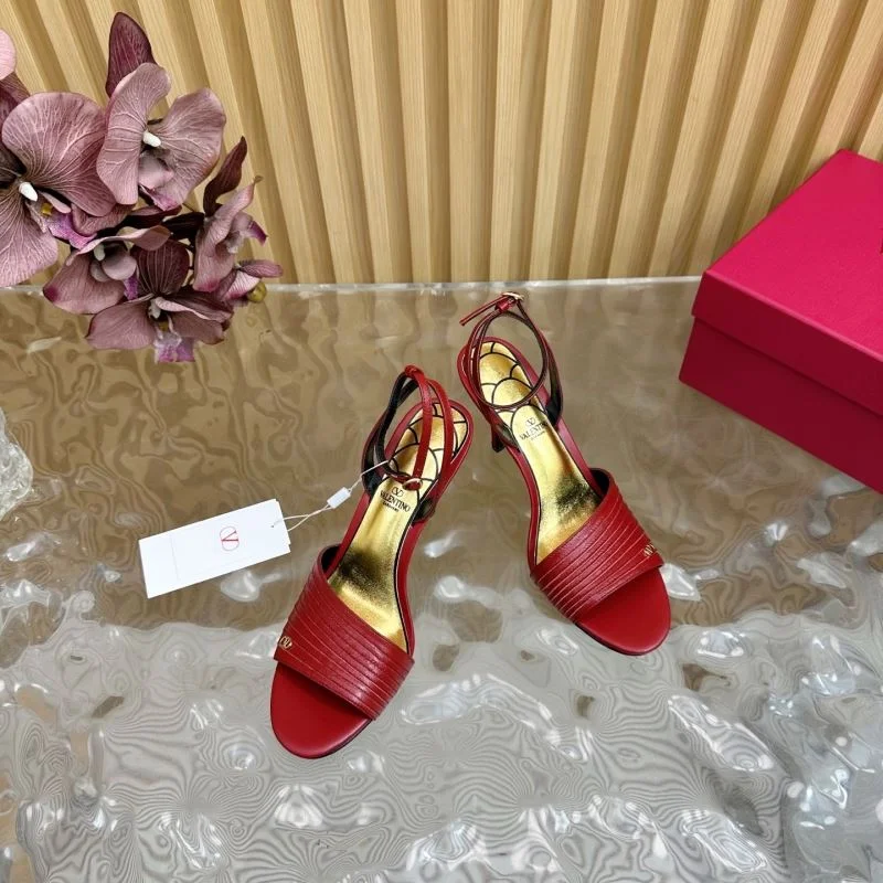 Versatile Valentino Sandals 36365